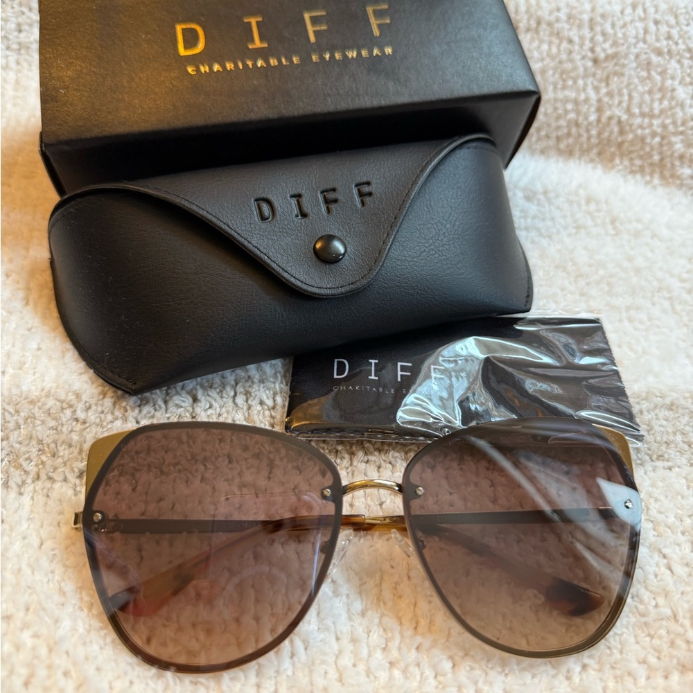 Diff Eyewear Brown and Gold Aviator Sunglasses